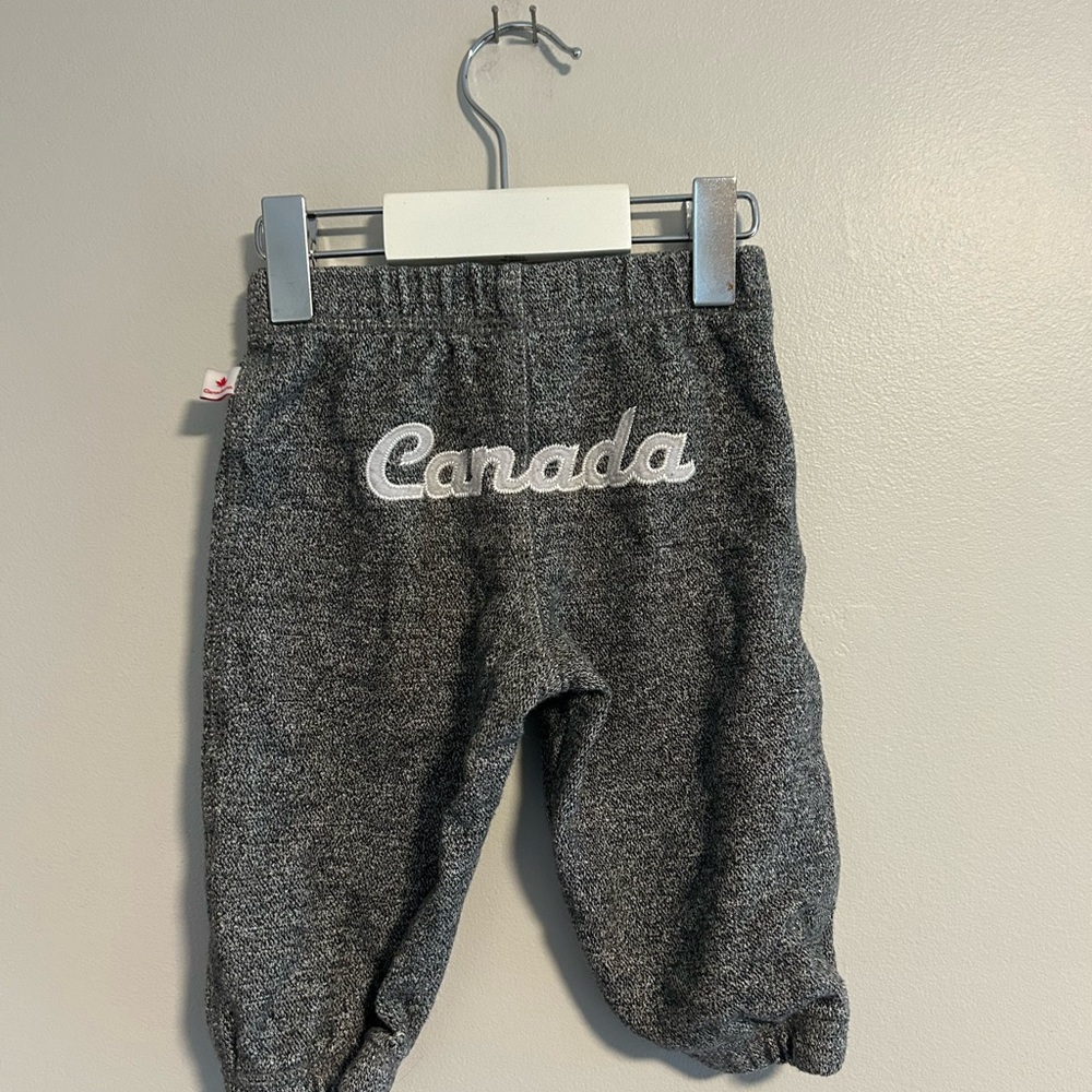 Canadiana 6/12m grey Canada bum joggers  Sweatpants